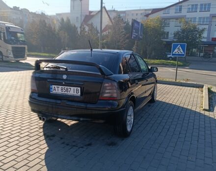 Черный Опель Астра, объемом двигателя 1.6 л и пробегом 250 тыс. км за 4000 $, фото 3 на Automoto.ua