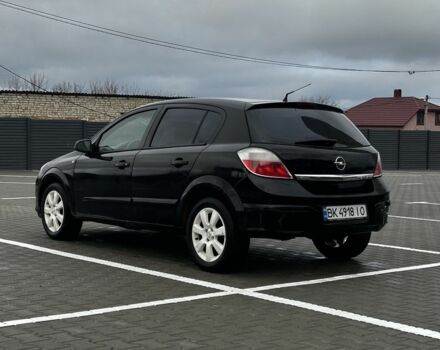 Черный Опель Астра, объемом двигателя 1.6 л и пробегом 273 тыс. км за 3250 $, фото 4 на Automoto.ua