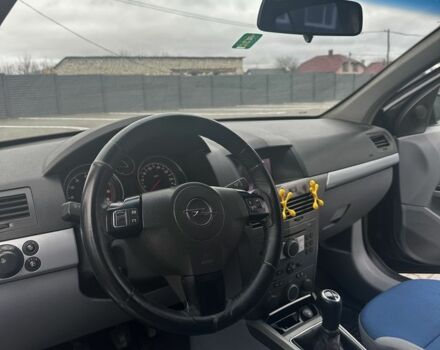 Черный Опель Астра, объемом двигателя 1.6 л и пробегом 273 тыс. км за 3250 $, фото 7 на Automoto.ua