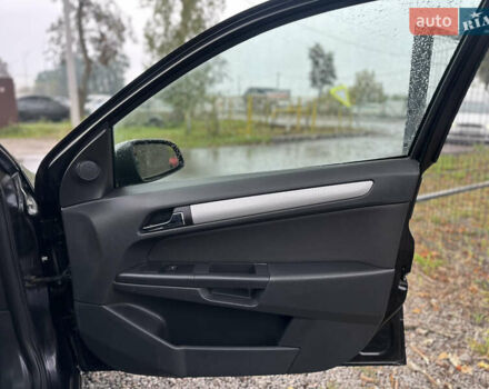 Черный Опель Астра, объемом двигателя 1.4 л и пробегом 212 тыс. км за 5200 $, фото 41 на Automoto.ua