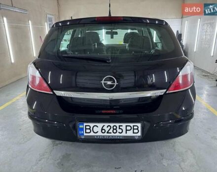 Черный Опель Астра, объемом двигателя 1.8 л и пробегом 210 тыс. км за 4800 $, фото 9 на Automoto.ua