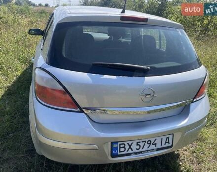 Черный Опель Астра, объемом двигателя 1.8 л и пробегом 167 тыс. км за 6350 $, фото 4 на Automoto.ua