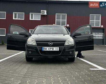 Черный Опель Астра, объемом двигателя 1.6 л и пробегом 273 тыс. км за 3250 $, фото 9 на Automoto.ua
