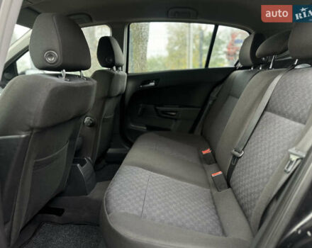 Черный Опель Астра, объемом двигателя 1.4 л и пробегом 212 тыс. км за 5200 $, фото 35 на Automoto.ua