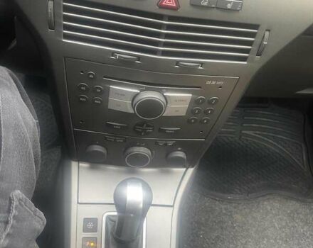 Черный Опель Астра, объемом двигателя 1.8 л и пробегом 167 тыс. км за 6350 $, фото 13 на Automoto.ua