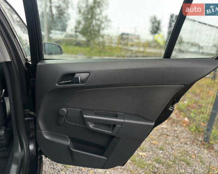 Черный Опель Астра, объемом двигателя 1.4 л и пробегом 212 тыс. км за 5200 $, фото 38 на Automoto.ua