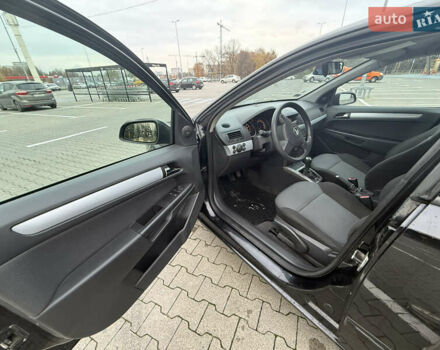 Чорний Опель Астра, об'ємом двигуна 1.6 л та пробігом 265 тис. км за 2000 $, фото 7 на Automoto.ua