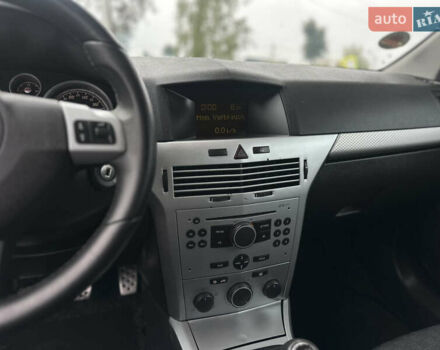 Черный Опель Астра, объемом двигателя 1.4 л и пробегом 212 тыс. км за 5200 $, фото 30 на Automoto.ua
