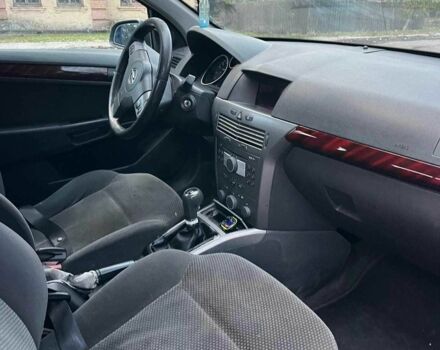 Черный Опель Астра, объемом двигателя 1.6 л и пробегом 340 тыс. км за 4500 $, фото 2 на Automoto.ua