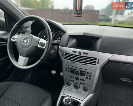 Черный Опель Астра, объемом двигателя 1.4 л и пробегом 212 тыс. км за 5200 $, фото 45 на Automoto.ua
