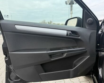 Черный Опель Астра, объемом двигателя 1.6 л и пробегом 265 тыс. км за 2000 $, фото 8 на Automoto.ua