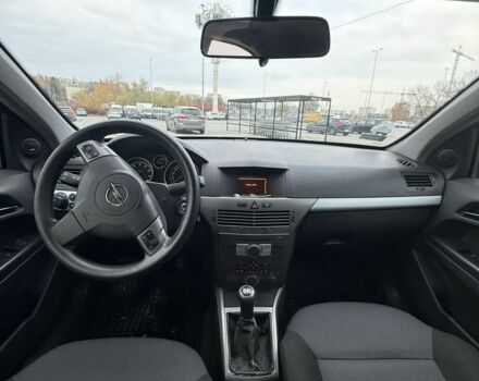 Черный Опель Астра, объемом двигателя 1.6 л и пробегом 265 тыс. км за 2000 $, фото 6 на Automoto.ua