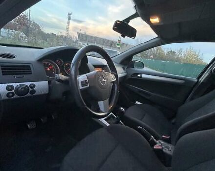 Черный Опель Астра, объемом двигателя 1.8 л и пробегом 219 тыс. км за 3700 $, фото 13 на Automoto.ua