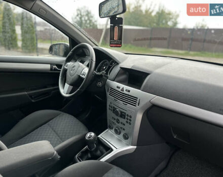 Черный Опель Астра, объемом двигателя 1.4 л и пробегом 212 тыс. км за 5200 $, фото 42 на Automoto.ua