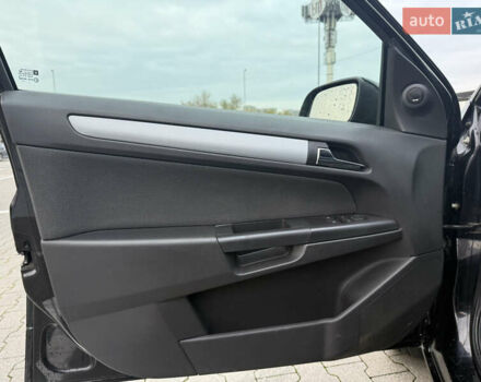 Чорний Опель Астра, об'ємом двигуна 1.6 л та пробігом 265 тис. км за 2000 $, фото 9 на Automoto.ua