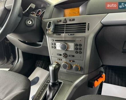Черный Опель Астра, объемом двигателя 1.8 л и пробегом 210 тыс. км за 4800 $, фото 21 на Automoto.ua