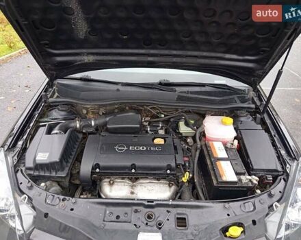 Черный Опель Астра, объемом двигателя 1.6 л и пробегом 301 тыс. км за 4000 $, фото 5 на Automoto.ua