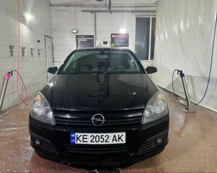 Черный Опель Астра, объемом двигателя 1.6 л и пробегом 320 тыс. км за 3100 $, фото 4 на Automoto.ua