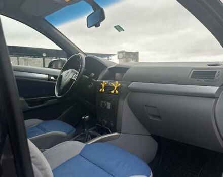 Черный Опель Астра, объемом двигателя 1.6 л и пробегом 273 тыс. км за 3250 $, фото 5 на Automoto.ua