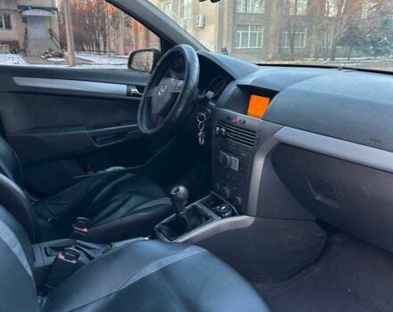 Черный Опель Астра, объемом двигателя 1.6 л и пробегом 320 тыс. км за 3100 $, фото 1 на Automoto.ua