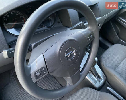 Черный Опель Астра, объемом двигателя 1.8 л и пробегом 153 тыс. км за 6750 $, фото 26 на Automoto.ua