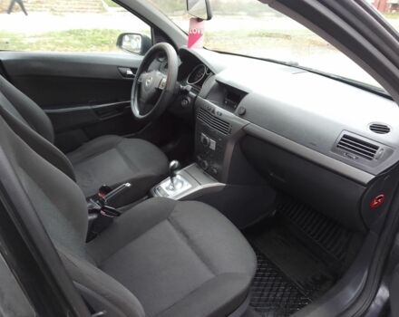 Черный Опель Астра, объемом двигателя 1.6 л и пробегом 255 тыс. км за 4200 $, фото 5 на Automoto.ua