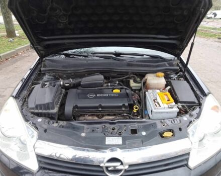 Черный Опель Астра, объемом двигателя 1.6 л и пробегом 255 тыс. км за 4200 $, фото 7 на Automoto.ua