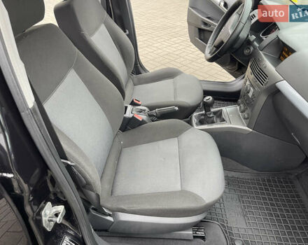 Черный Опель Астра, объемом двигателя 1.8 л и пробегом 227 тыс. км за 4900 $, фото 15 на Automoto.ua