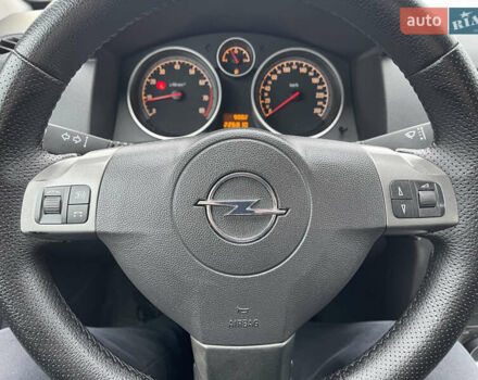 Черный Опель Астра, объемом двигателя 1.8 л и пробегом 227 тыс. км за 4900 $, фото 21 на Automoto.ua