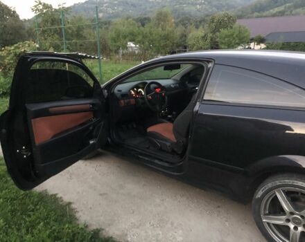 Черный Опель Астра, объемом двигателя 1.7 л и пробегом 300 тыс. км за 3500 $, фото 4 на Automoto.ua