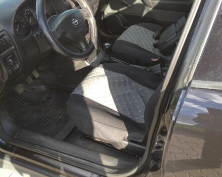 Черный Опель Астра, объемом двигателя 1.7 л и пробегом 298 тыс. км за 3700 $, фото 4 на Automoto.ua