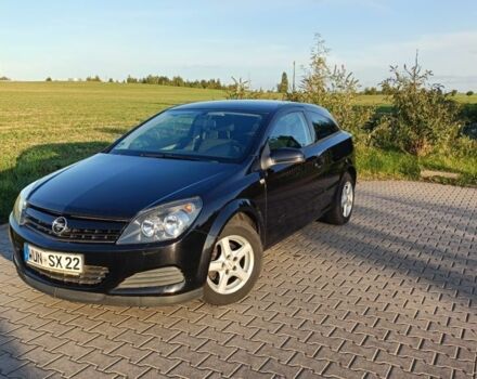 Черный Опель Астра, объемом двигателя 1.8 л и пробегом 243 тыс. км за 1100 $, фото 2 на Automoto.ua