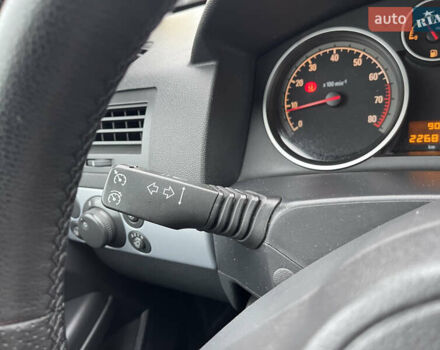 Черный Опель Астра, объемом двигателя 1.8 л и пробегом 227 тыс. км за 4900 $, фото 22 на Automoto.ua