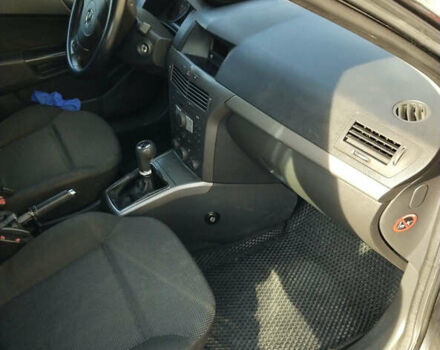 Черный Опель Астра, объемом двигателя 1.4 л и пробегом 200 тыс. км за 4700 $, фото 7 на Automoto.ua