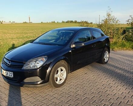 Черный Опель Астра, объемом двигателя 1.8 л и пробегом 243 тыс. км за 1100 $, фото 1 на Automoto.ua