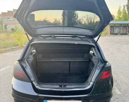Черный Опель Астра, объемом двигателя 1.9 л и пробегом 280 тыс. км за 3700 $, фото 4 на Automoto.ua