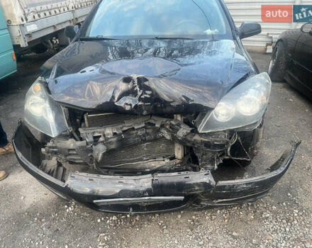 Черный Опель Астра, объемом двигателя 1.8 л и пробегом 300 тыс. км за 2200 $, фото 3 на Automoto.ua