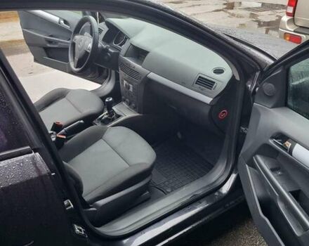 Черный Опель Астра, объемом двигателя 1.8 л и пробегом 227 тыс. км за 4700 $, фото 7 на Automoto.ua