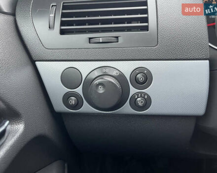 Черный Опель Астра, объемом двигателя 1.8 л и пробегом 227 тыс. км за 4900 $, фото 23 на Automoto.ua