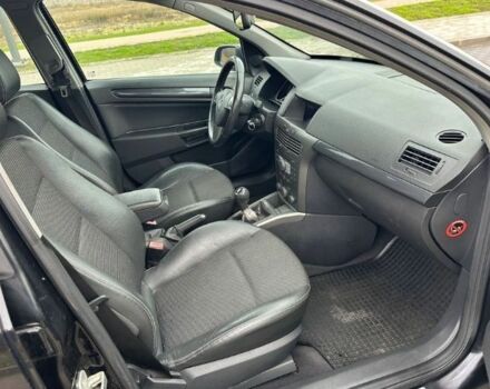 Чорний Опель Астра, об'ємом двигуна 1.7 л та пробігом 265 тис. км за 1450 $, фото 5 на Automoto.ua