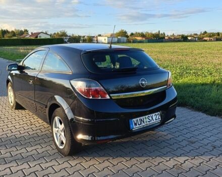 Черный Опель Астра, объемом двигателя 1.8 л и пробегом 243 тыс. км за 1100 $, фото 4 на Automoto.ua