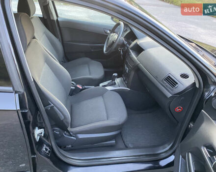 Черный Опель Астра, объемом двигателя 1.8 л и пробегом 153 тыс. км за 6750 $, фото 16 на Automoto.ua