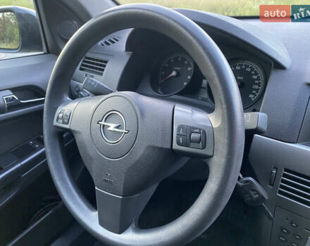 Черный Опель Астра, объемом двигателя 1.8 л и пробегом 153 тыс. км за 6750 $, фото 20 на Automoto.ua