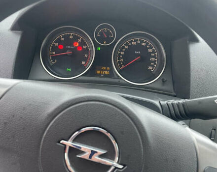 Чорний Опель Астра, об'ємом двигуна 1.6 л та пробігом 184 тис. км за 5200 $, фото 11 на Automoto.ua