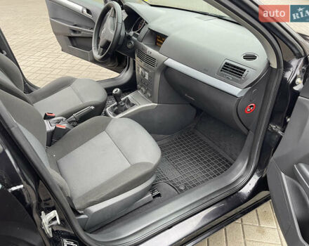 Черный Опель Астра, объемом двигателя 1.8 л и пробегом 227 тыс. км за 4900 $, фото 14 на Automoto.ua