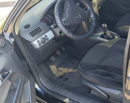 Черный Опель Астра, объемом двигателя 1.6 л и пробегом 224 тыс. км за 6100 $, фото 6 на Automoto.ua