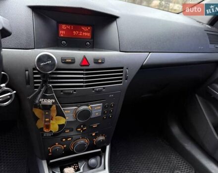 Чорний Опель Астра, об'ємом двигуна 1.6 л та пробігом 350 тис. км за 3940 $, фото 12 на Automoto.ua