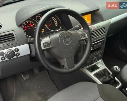 Чорний Опель Астра, об'ємом двигуна 1.6 л та пробігом 231 тис. км за 5899 $, фото 6 на Automoto.ua