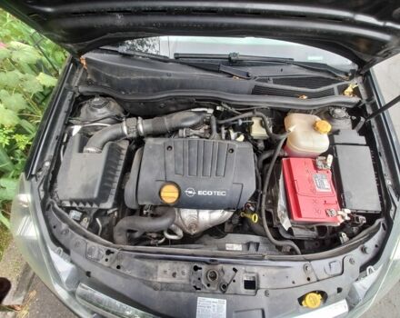 Черный Опель Астра, объемом двигателя 1.8 л и пробегом 170 тыс. км за 5000 $, фото 5 на Automoto.ua