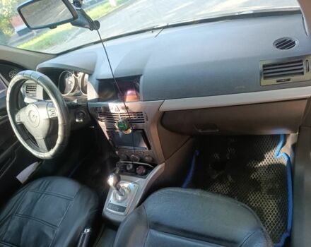 Черный Опель Астра, объемом двигателя 1.6 л и пробегом 220 тыс. км за 3000 $, фото 14 на Automoto.ua